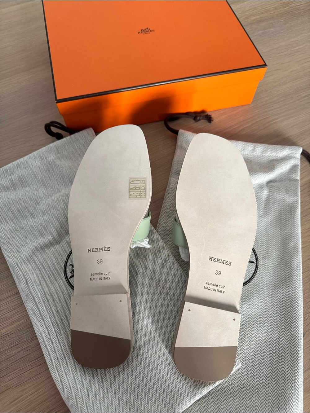 Hermes Oran Sandals in Vert De Mer - NWT (size 39 EU) - Picture 5 of 6